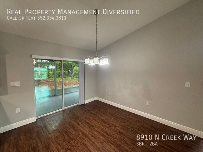 Building Photo - 8910 N Creek Way