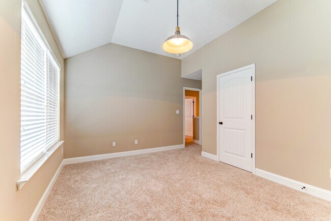 Building Photo - 2504 Kari Ln