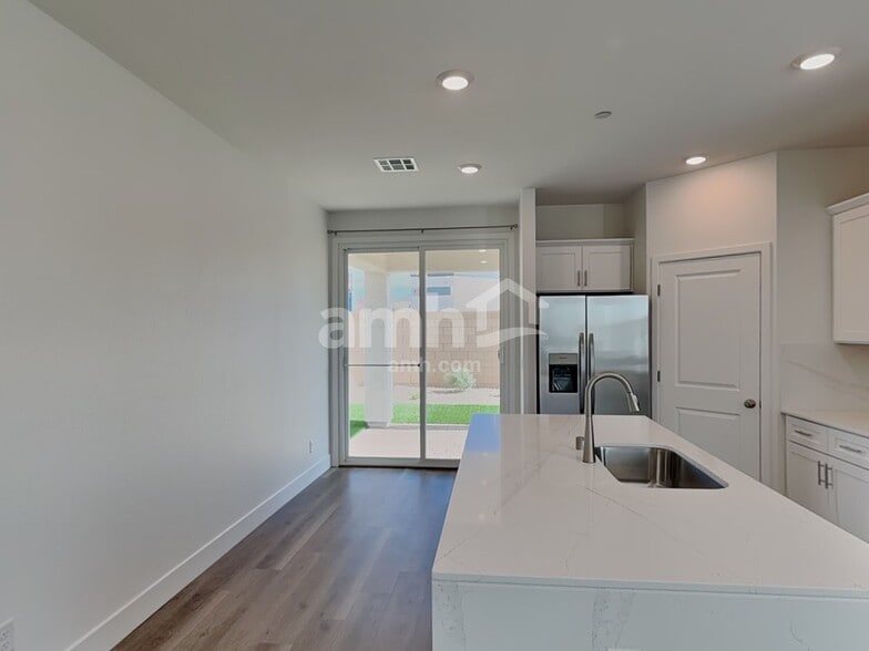 Building Photo - 677 Crimson Flare Ct