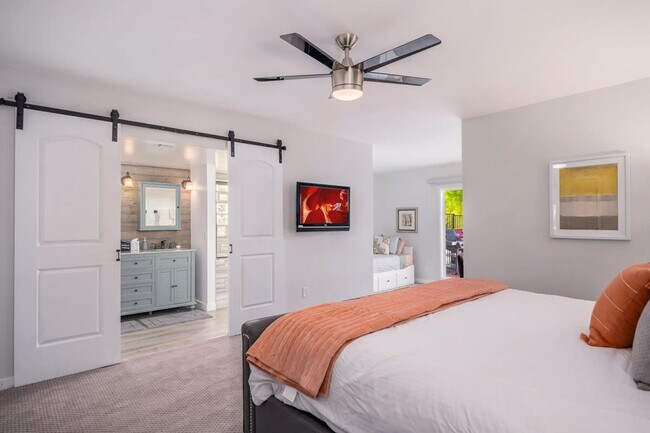 Building Photo - 12202 N 60th St