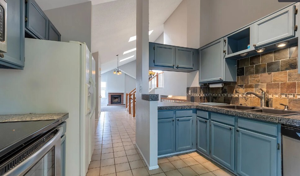 Building Photo - 1085 Cherry Blossom Ct