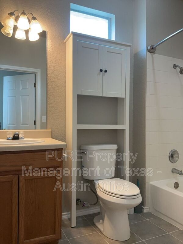 Building Photo - 302 Windridge Village Cove