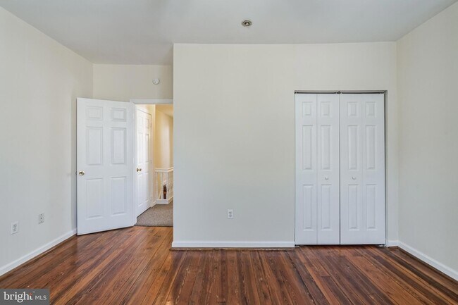 Building Photo - 100 Ripka St