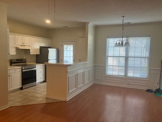 Building Photo - 3BR / 2.5BA @ Westbury Park