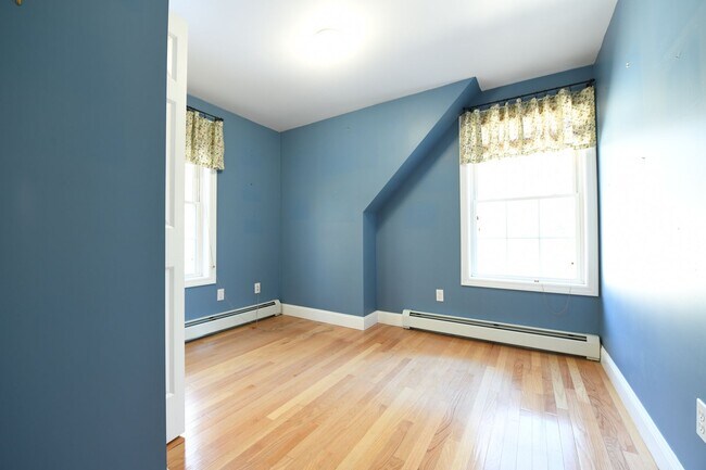 Building Photo - 15 Sabatus Rd