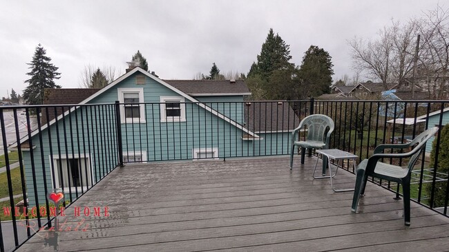 Building Photo - 4520 S Thompson Ave