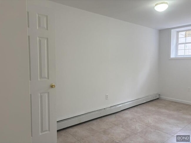 Building Photo - 4 bedroom in Brooklyn NY 11203