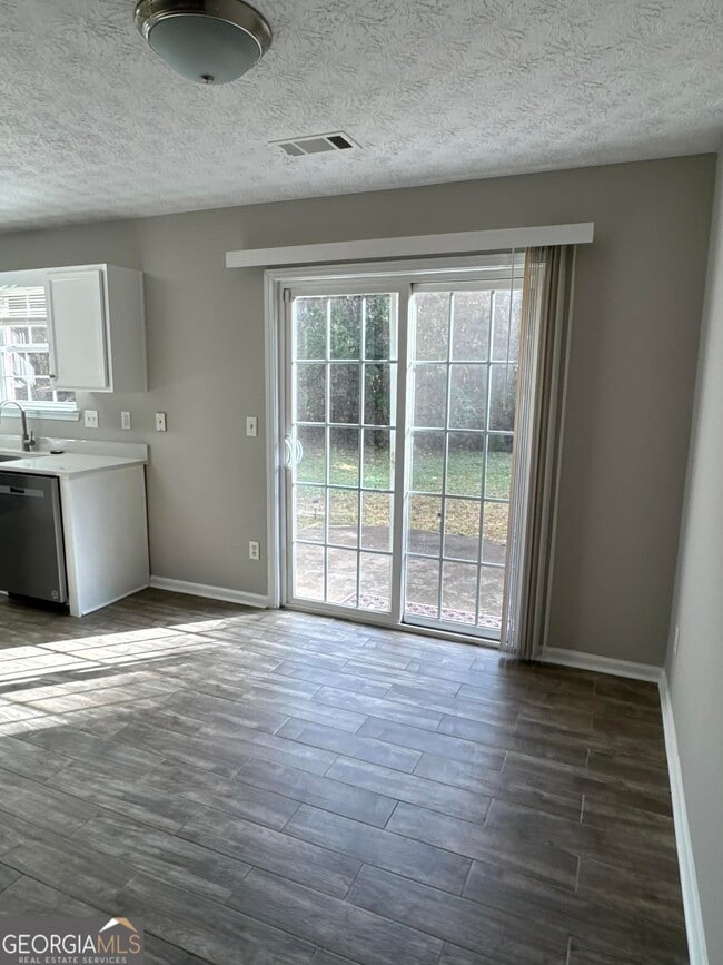 Building Photo - 705 Magnolia Gardens Walk