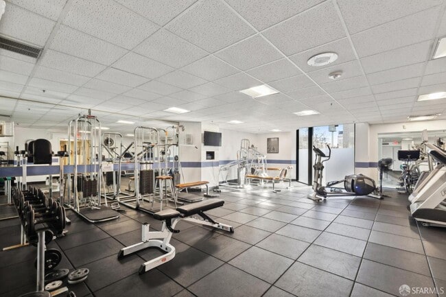 Building Photo - 900 Bush St