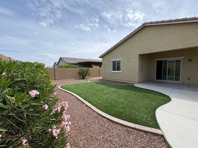 Building Photo - Spacious 4BD/2BA in Verrado