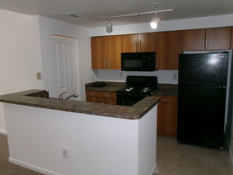Building Photo - 5980 W Sample Rd