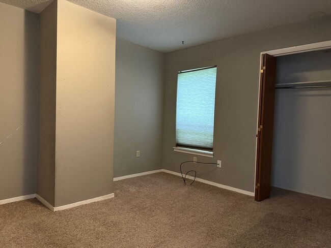 Building Photo - 113 Highland Point Cove