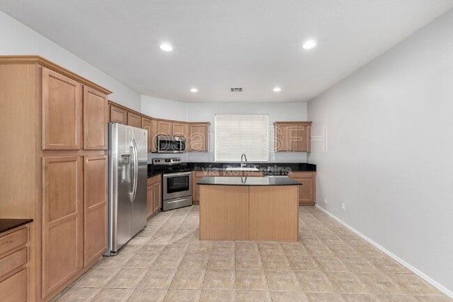 Building Photo - 18545 W Paseo Way