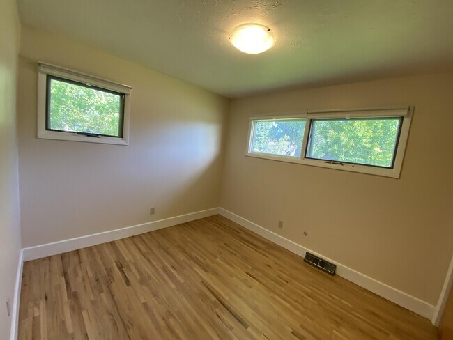 Building Photo - 3408 14th Ave S