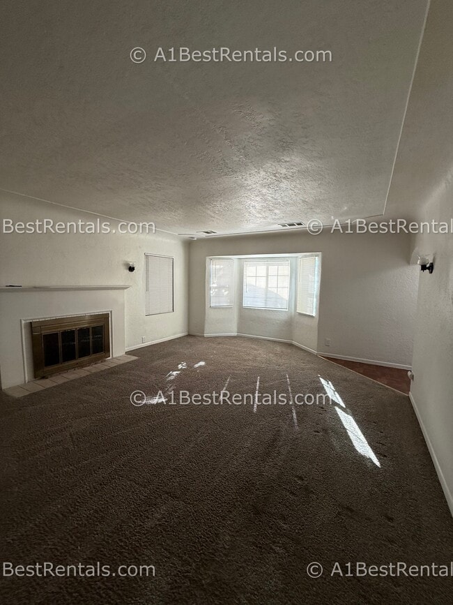 Building Photo - 120 Ellen Ave