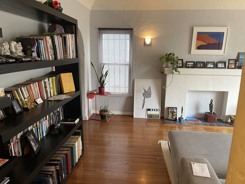 Living Room - 325 N Gardner St