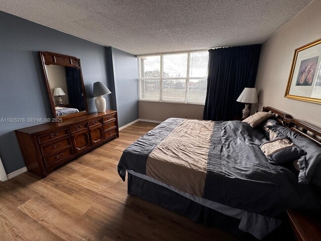 Building Photo - 3671 Environ Blvd