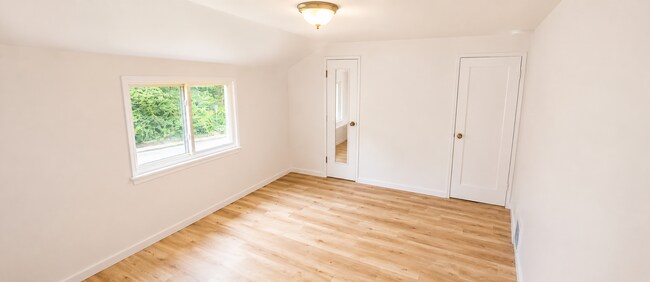 Building Photo - 1445 Hulton Rd