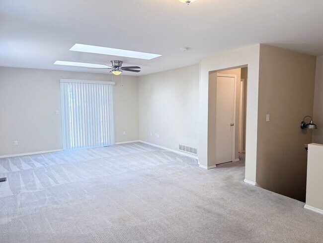 Building Photo - 12553 Catch Pen Rd