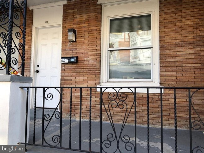 Building Photo - 648 E Wensley St