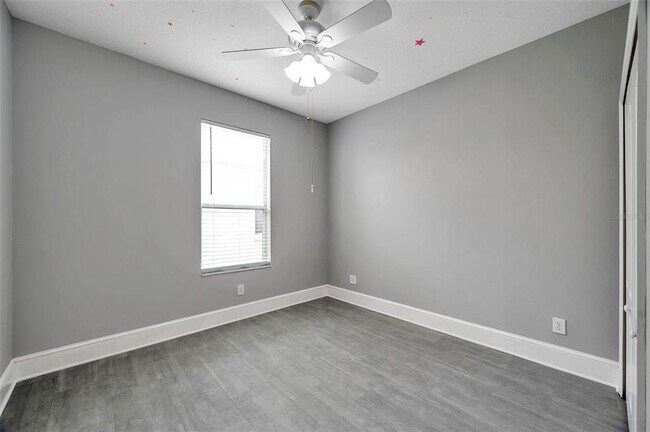 Building Photo - 1915 Fruitridge St