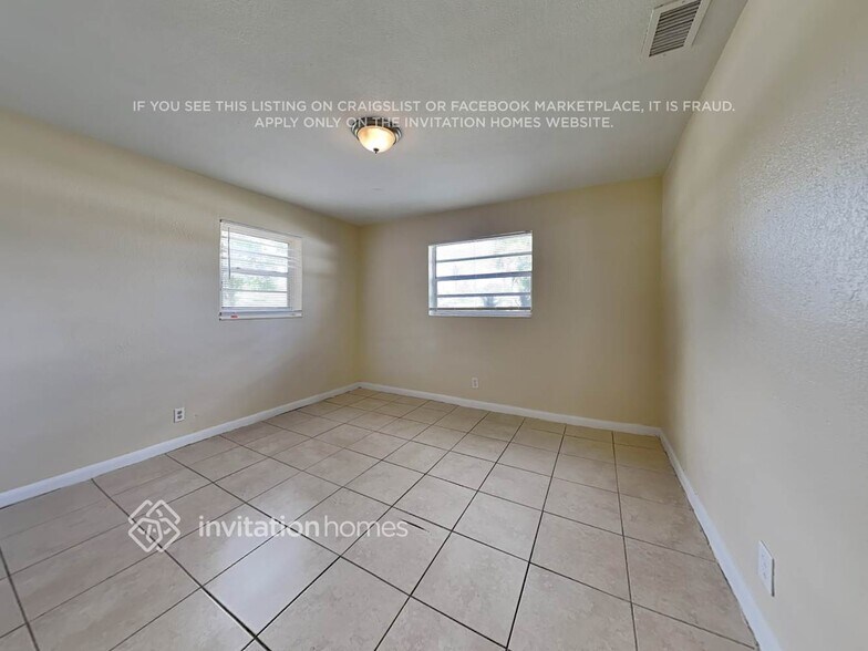 Building Photo - 5491 SW 6th St