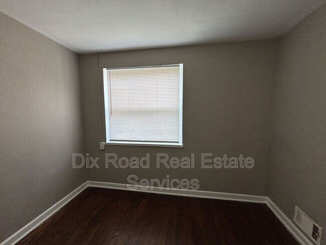 Building Photo - 237 Ryburn Ave