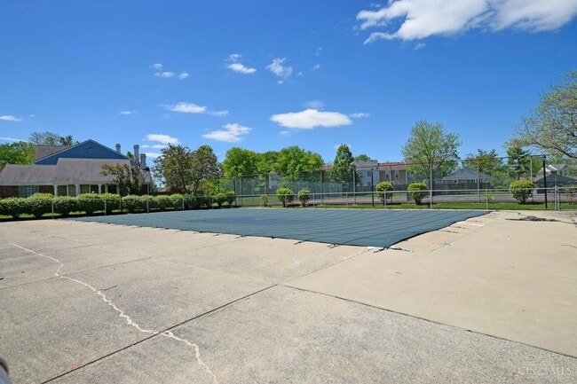 Building Photo - 920 Woodlyn Dr N