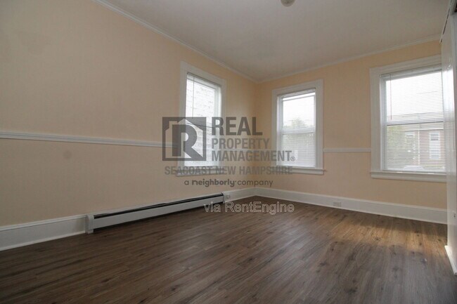 Building Photo - 28 5th St