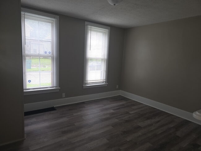 Building Photo - 64 Wilwood Ave