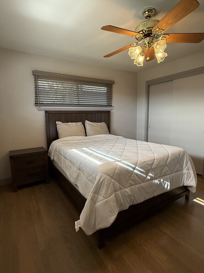 Building Photo - 141 W Twain Ave