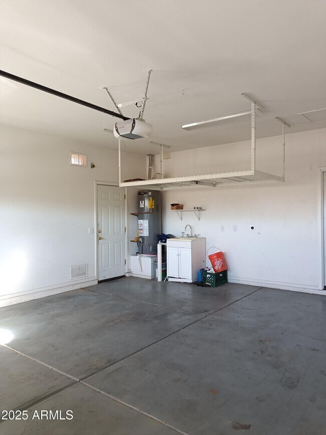 Building Photo - 14634 W Ventura St