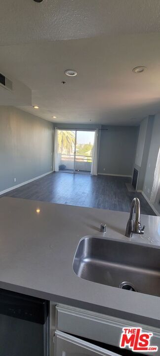 Building Photo - 1457 S Shenandoah St