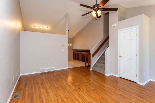 Building Photo - Charming 4-Bedroom Retreat with Modern Upd...