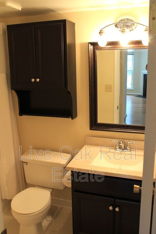 Building Photo - 514 24th St