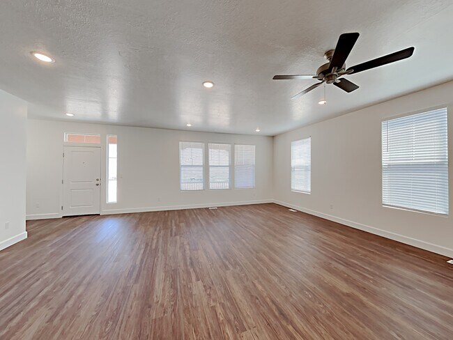 Building Photo - 6067 W Copperhawk Drive