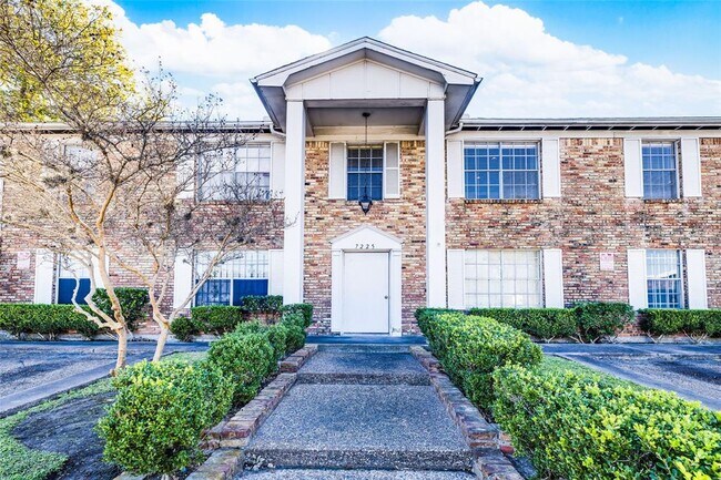 Building Photo - 7225 Beechnut St