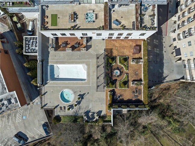 Building Photo - 2277 Peachtree Rd NE