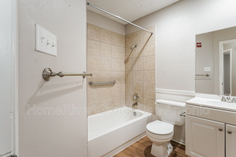 Building Photo - 6827 Country Haven