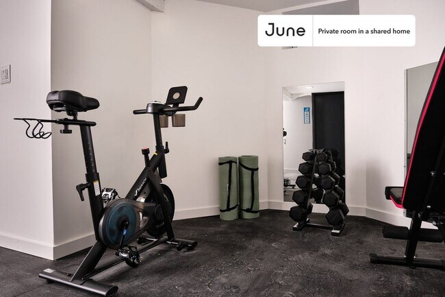 Building Photo - Room in Shared 4 bed/2 bath home