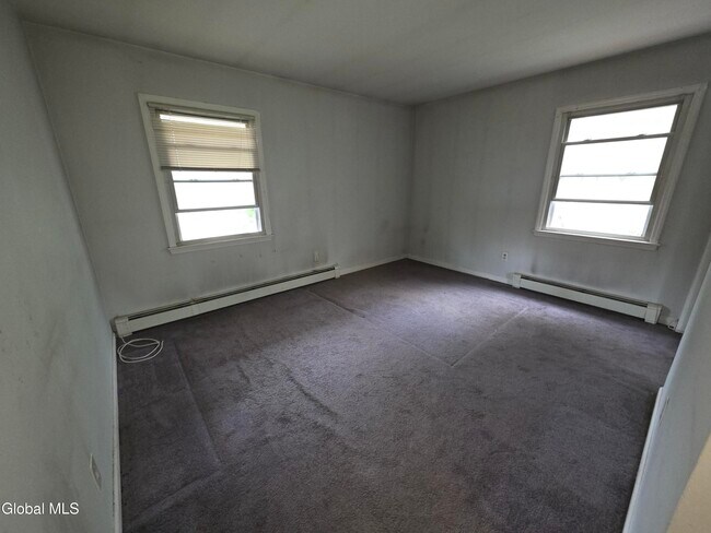 Building Photo - 15 Ashdown Rd