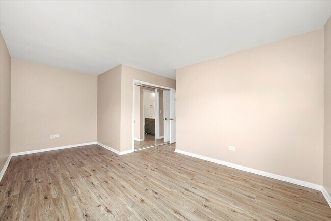 Building Photo - Stylish 4-Bedroom Home with Room to Work, ...