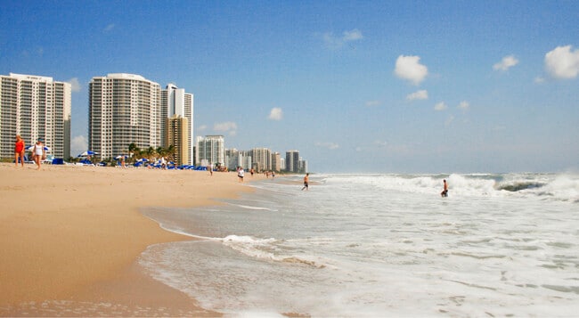 Building Photo - 5310 N Ocean Dr