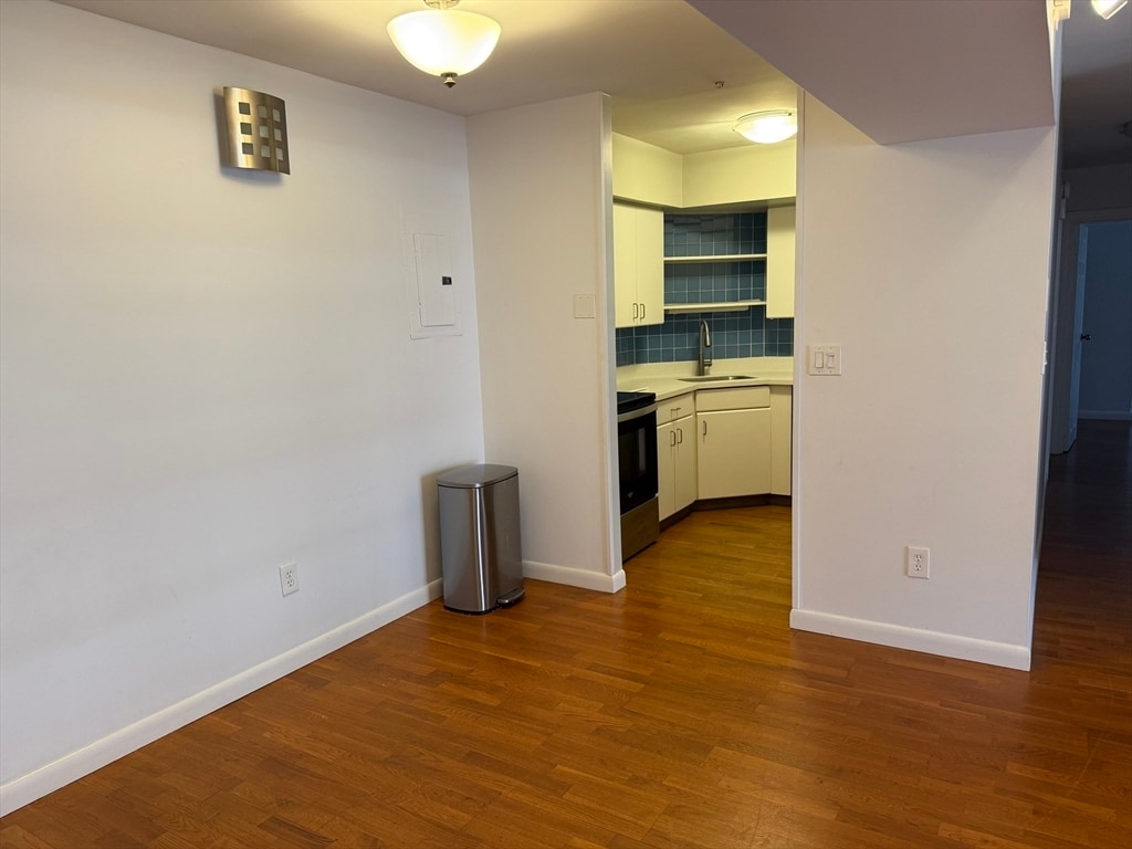 Building Photo - 125 Pleasant St