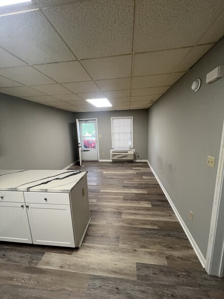 Building Photo - 301 Cypress St