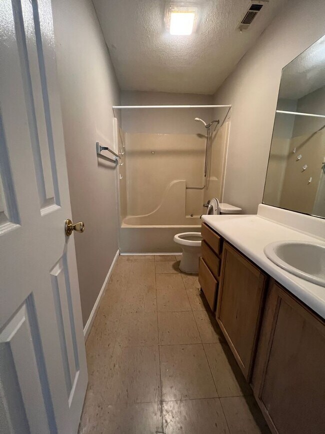 Building Photo - 8127-8127 Carlton Trail NW