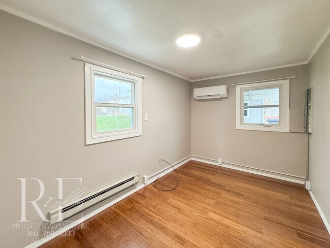 Building Photo - Charming Bremerton Rambler with Classic Warmth and Modern Comforts