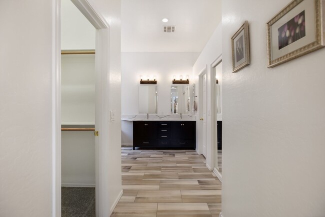 Building Photo - Great Furnished  Rental in Augusta Ranch f...