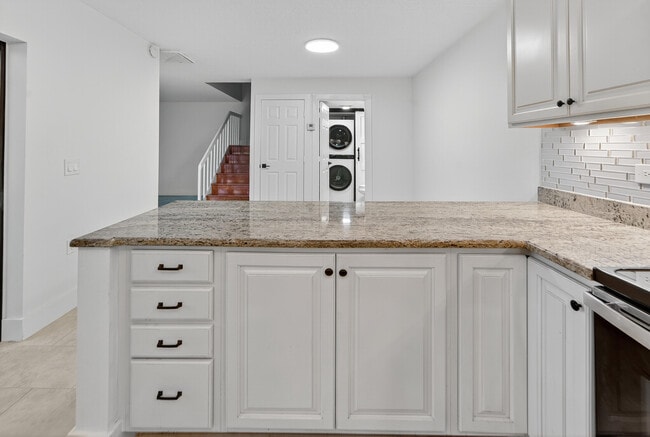 Building Photo - 1520 15th Ln