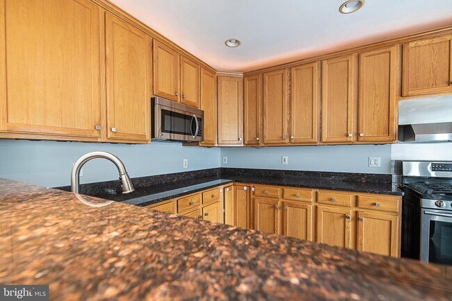 Building Photo - 24635 Kings Canyon Square